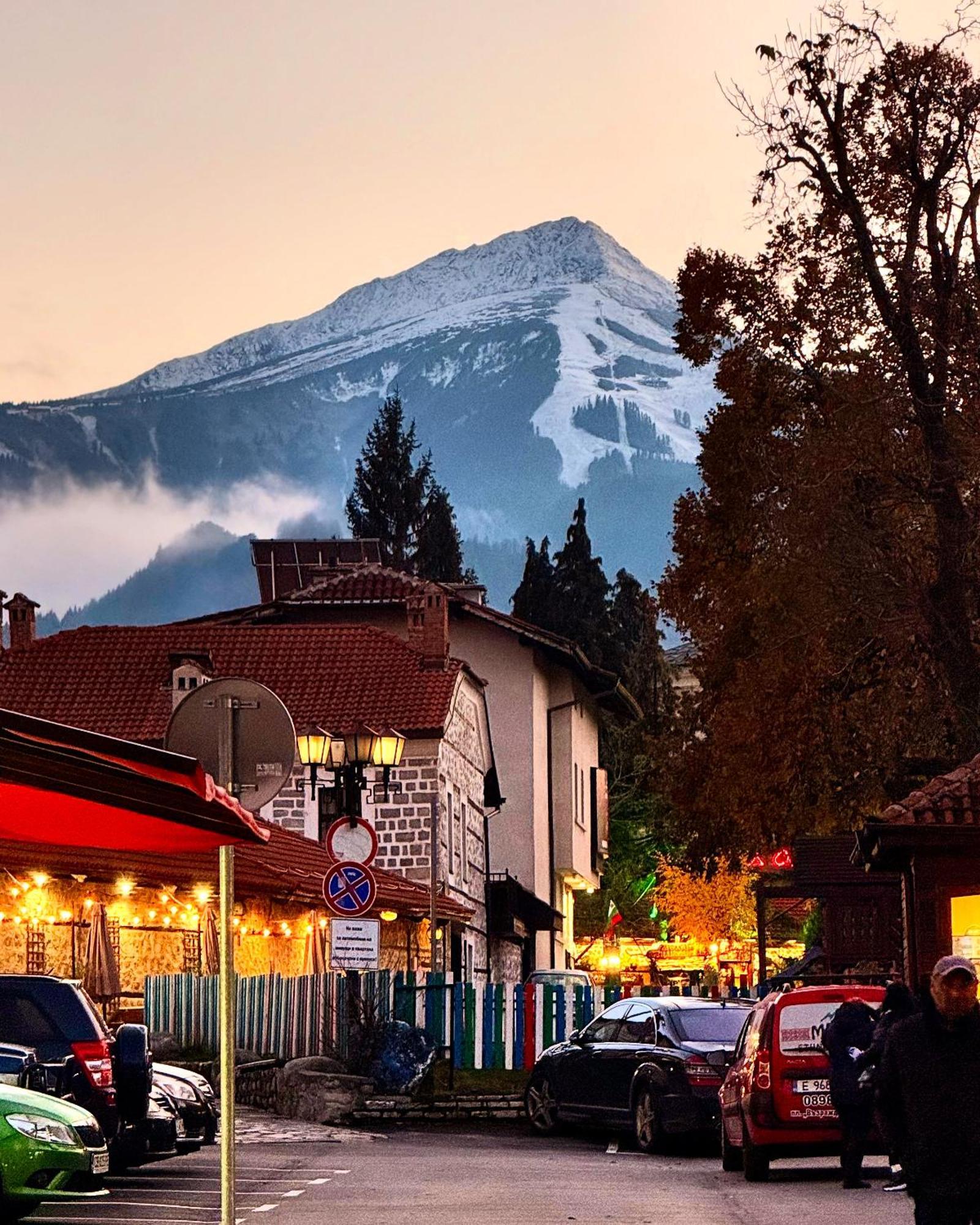 Apartment Encanto Cozy With Balcony And Stunning Mountain & Town View Bansko
